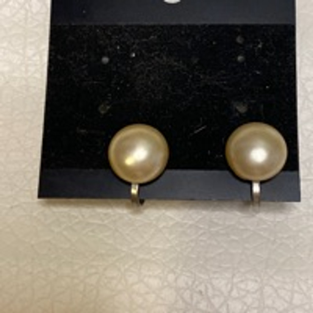 Vintage Gold Tone Faux Pearl Clip On Women's Earrings